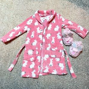 Bunny robe and slippers 2T.
